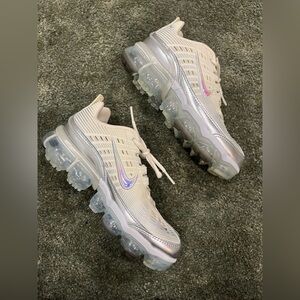 Nike VaporMax 360 Cream Women’s Sneakers
